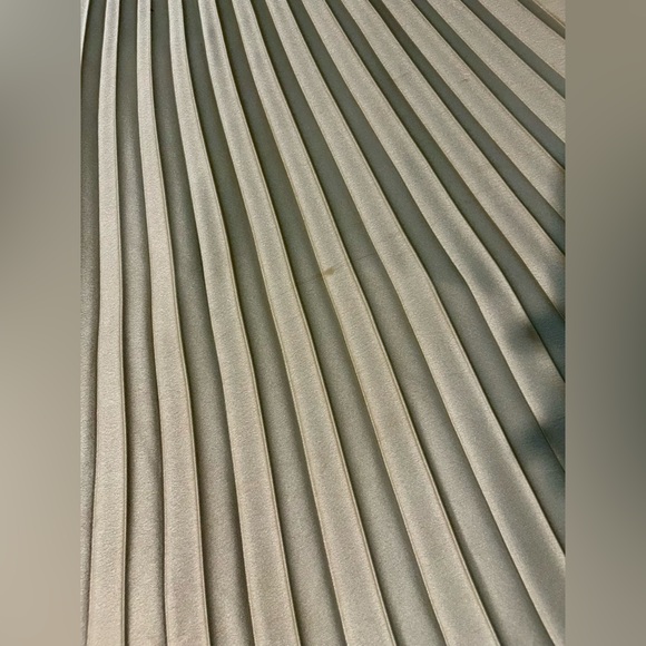 NWT! Abercrombie and Fitch Gisele Pleated Maxi Dress - Picture 11 of 12